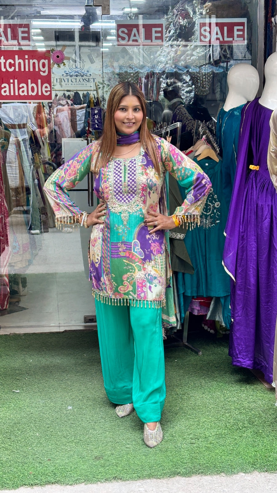 Noor-e-Farshi – Pure Crepe Farshi Salwar Suit