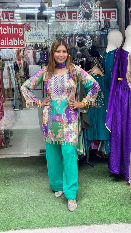 Noor-e-Farshi – Pure Crepe Farshi Salwar Suit