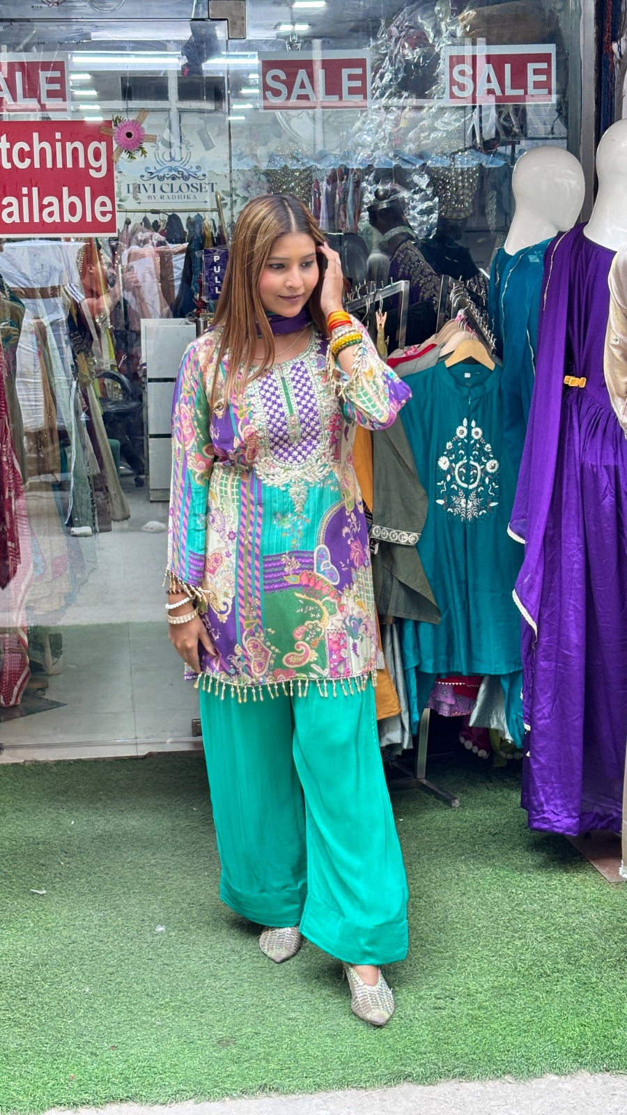Noor-e-Farshi – Pure Crepe Farshi Salwar Suit