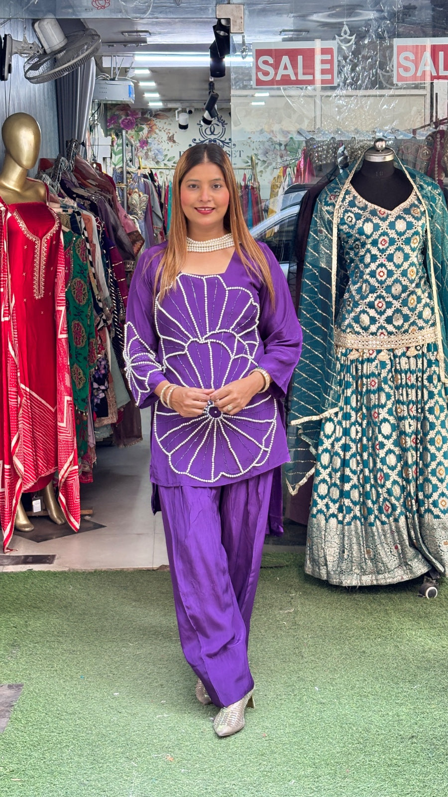 Adaa-e-Moti Farshi Salwar suit